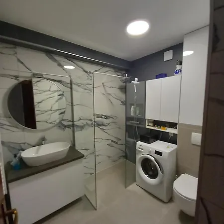 One Bedroom Terrace Parking Lejlighed *