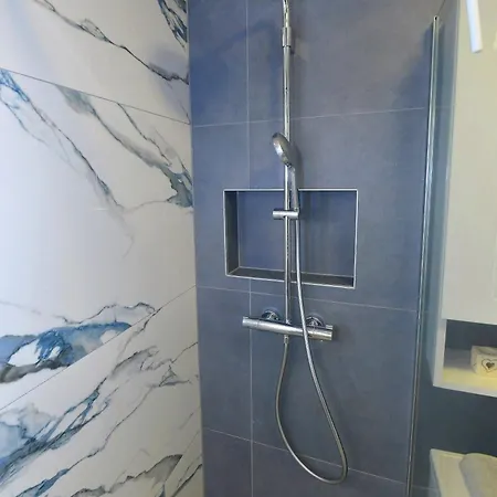 Апартаменты One Bedroom Terrace Parking *