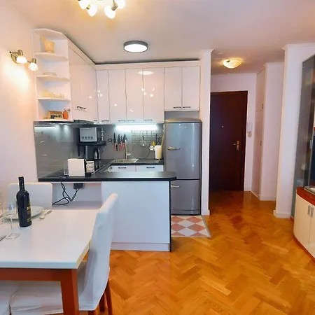 One Bedroom Terrace Parking * سبليت